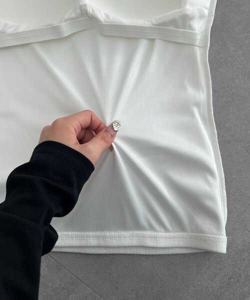 prose verse（プロズヴェール）の「カップ付きインナーキャミソール（キャミソール・レディース・ブラック/ホワイト系その他/ホワイト・MEDIUM/LARGE）」の5枚目の写真