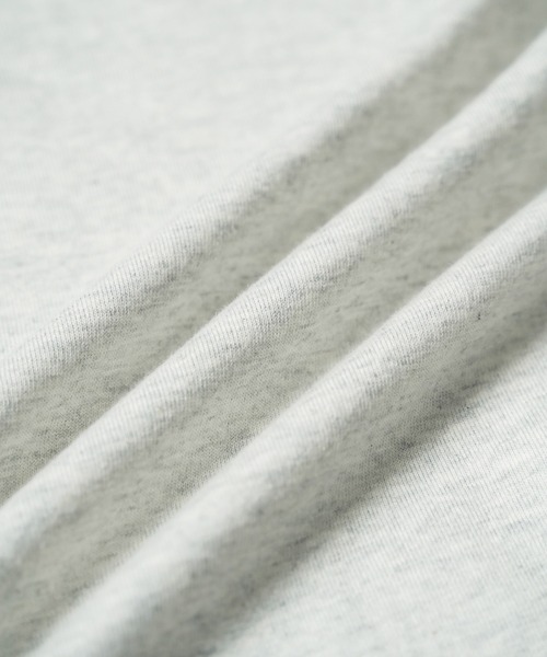 FOG ESSENTIALS（エフオージーエッセンシャルズ）の「"08"≪FOG ESSENTIALS≫ワンポイント ロゴ ヘビーウェイト Tシャツ（Tシャツ/カットソー・メンズ・オートミール・M/L/XL）」の4枚目の写真