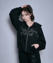 ANDGEEBEE（アンジービー）の「ラインストーンロゴジップパーカー（パーカー）」