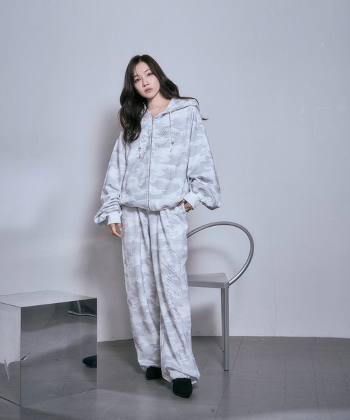 ANDGEEBEE（アンジービー）の「ラインストーンロゴジップパーカー（パーカー・レディース・グレー/ブラック・FREE）」の9枚目の写真