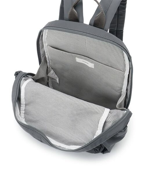 ITS'DEMO（イッツデモ）の「【6ポケット】裏地ストライプリュック（バックパック/リュック・レディース・ナチュラル/チャコールグレー/ブラック・00）」の18枚目の写真