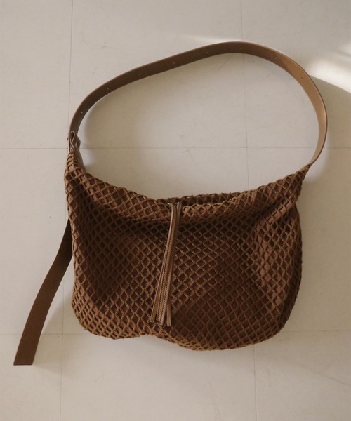 Ameri（アメリ）の「MEDI MESH ROUND SHOULDER BAG（ショルダーバッグ・レディース・ブラウン/アイボリー/ブラック・FREE）」の20枚目の写真