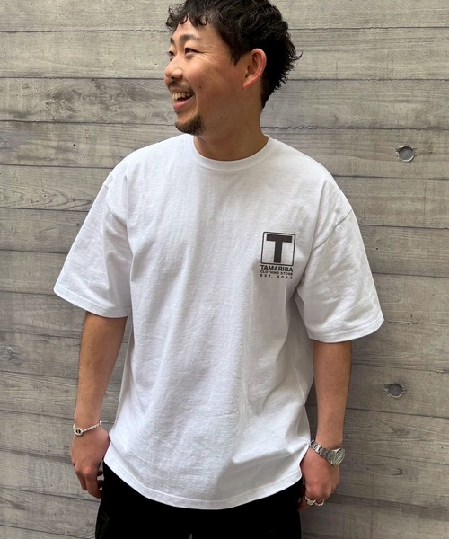 SIDEWAY STANCE（サイドウェイスタンス）の「【SIDEWAY STANCE × tamariba】プリント 半袖Tシャツ（Tシャツ/カットソー・メンズ・ホワイト系2/ホワイト/ブラック/ブラック系2/ホワイト系3/ブラック系/ホワイト系1/ホワイト系/ブラック系3/ブラック系1/ホワイト系4/ブラック系4・SMALL/MEDIUM/LARGE）」の6枚目の写真