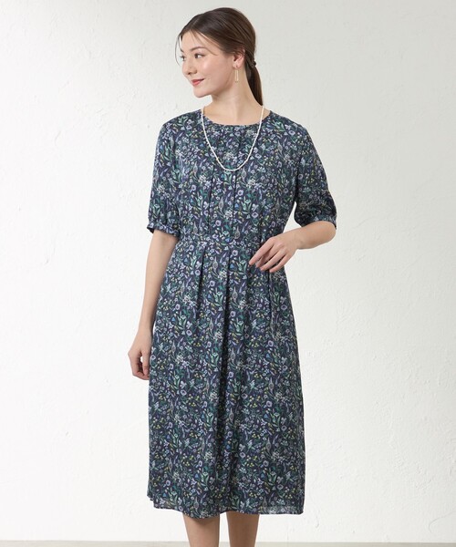 amaca(アマカ)の「【LIBERTY】MEGUMI ワンピース(ワンピース・レディース・ベージュ/ダークネイビー・40/38)」の2枚目の写真