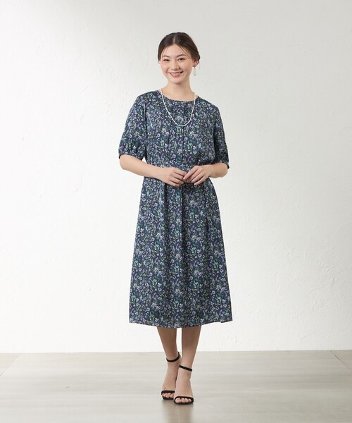 amaca(アマカ)の「【LIBERTY】MEGUMI ワンピース(ワンピース・レディース・ベージュ/ダークネイビー・40/38)」の3枚目の写真