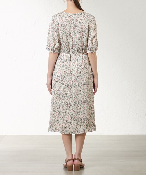 amaca(アマカ)の「【LIBERTY】MEGUMI ワンピース(ワンピース・レディース・ベージュ/ダークネイビー・40/38)」の7枚目の写真