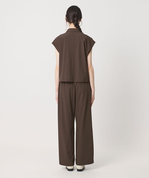 BEAUTY&YOUTH UNITED ARROWS（ビューティーアンドユースユナイテッドアローズ）の「【WEB限定 Wardrobe DAILY MINIMAL】オープンカラーシャツ＆イージーパンツ 接触冷感 UVカット はっ水（ワンピース・レディース・ブラック/ダークブラウン/ベージュ・M/S）」の4枚目の写真