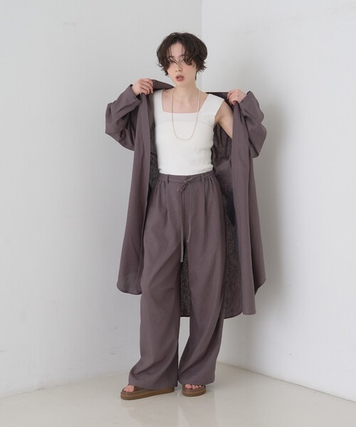 Rouge vif(ルージュヴィフ)の「【セットアップ対応】リネンロングトッパー/シャツ/カーディガン/羽織(シャツ/ブラウス・レディース・ホワイト/チャコールグレー・フリー)」の4枚目の写真