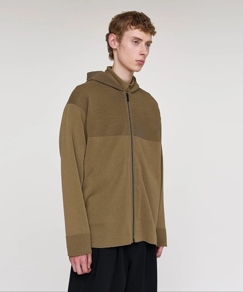CFCL(シーエフシーエル)の「【CFCL】TC MILAN HOODIE JACKET(パーカー・メンズ・ブラック・5/3/1)」の2枚目の写真