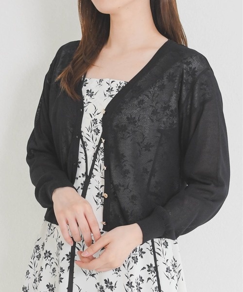 MISCH MASCH(ミッシュマッシュ)の「2026春夏新作 ラメシアーVネッククロップドカーディガン(カーディガン/ボレロ・レディース・ホワイト/グリーン/ブラック/グレー・フリ-)」の2枚目の写真