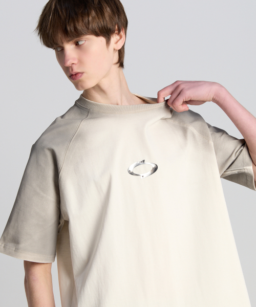 TENER（テネル）の「ショルダーペインティングロゴ半袖Tシャツアイボリー（Tシャツ/カットソー・メンズ・その他・FREE）」の4枚目の写真