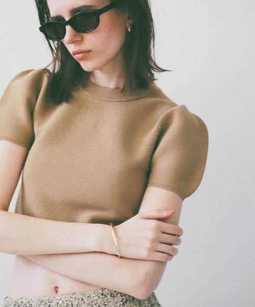 CLANE（クラネ）の「PUFF SLEEVE COMPACT KNIT TOPS（ニット/セーター・レディース・ベージュ/ブラック/アイボリー・2/1）」の3枚目の写真