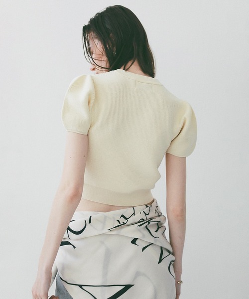 CLANE（クラネ）の「PUFF SLEEVE COMPACT KNIT TOPS（ニット/セーター・レディース・ベージュ/ブラック/アイボリー・2/1）」の7枚目の写真