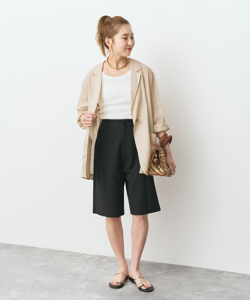 Spick & Span(スピックアンドスパン)の「タックショートパンツ(その他パンツ・レディース・ベージュ/ブラック・36/38)」の3枚目の写真