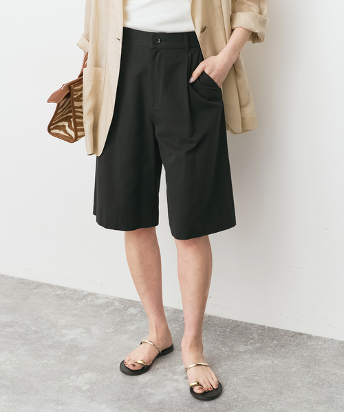 Spick & Span(スピックアンドスパン)の「タックショートパンツ(その他パンツ・レディース・ベージュ/ブラック・36/38)」の6枚目の写真