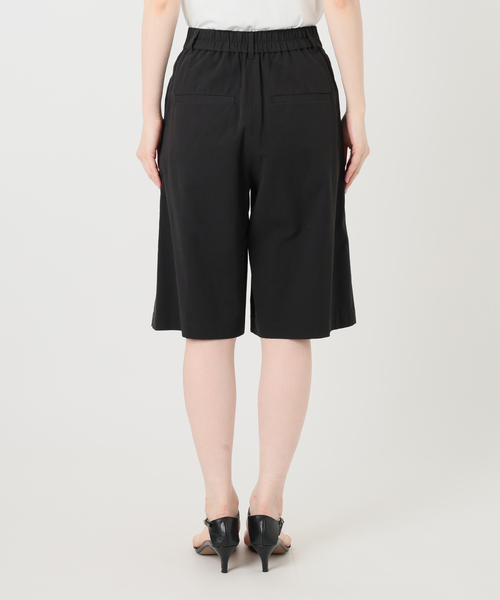 Spick & Span(スピックアンドスパン)の「タックショートパンツ(その他パンツ・レディース・ベージュ/ブラック・36/38)」の16枚目の写真