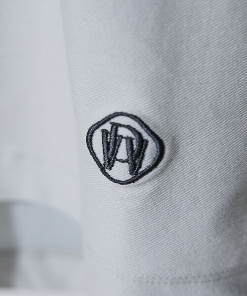 DESIGNWORKS（デザインワークス）の「【接触冷感 / COVEROSS(R) 】ピポット付ハンマースリーブ Tシャツ / セットアップ対応（Tシャツ/カットソー・メンズ・ライトグレー/ブラック/ホワイト/ブラウン・46/50/48）」の11枚目の写真