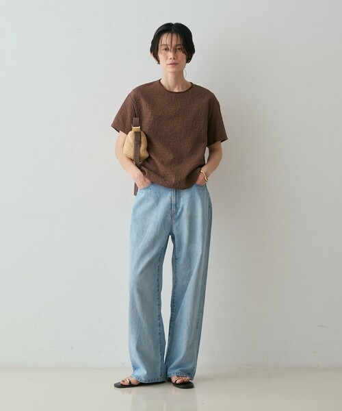 qualite(カリテ)の「【セットアップ対応】シアーギンガムブラウス 夏服 きれいめTシャツ きれいめカジュアル(Tシャツ/カットソー・レディース・ホワイト/ネイビー/ブラウン・フリー)」の6枚目の写真