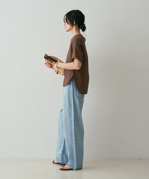 qualite(カリテ)の「【セットアップ対応】シアーギンガムブラウス 夏服 きれいめTシャツ きれいめカジュアル(Tシャツ/カットソー・レディース・ホワイト/ネイビー/ブラウン・フリー)」の7枚目の写真