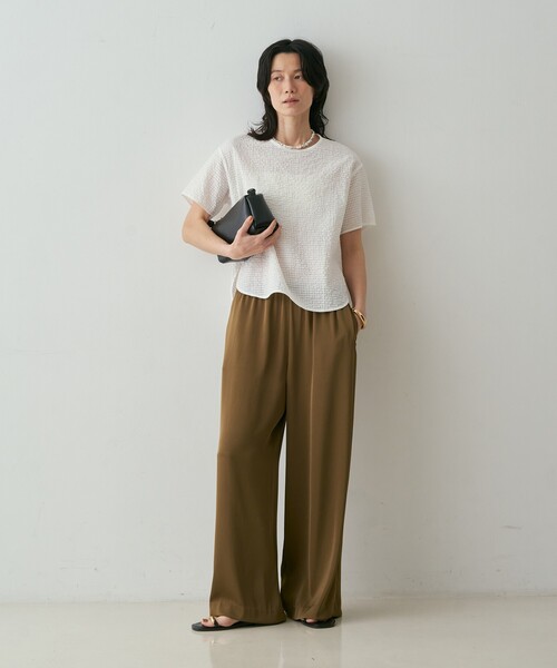 qualite(カリテ)の「【セットアップ対応】シアーギンガムブラウス 夏服 きれいめTシャツ きれいめカジュアル(Tシャツ/カットソー・レディース・ホワイト/ネイビー/ブラウン・フリー)」の9枚目の写真