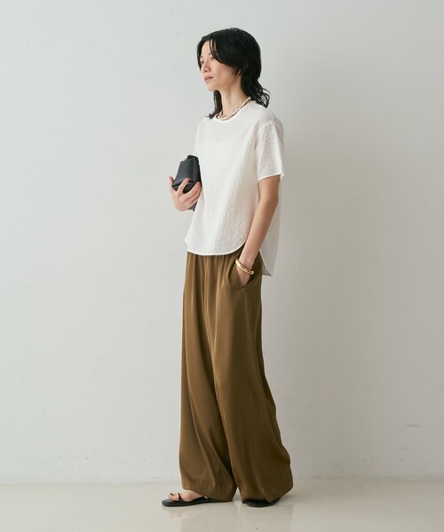 qualite(カリテ)の「【セットアップ対応】シアーギンガムブラウス 夏服 きれいめTシャツ きれいめカジュアル(Tシャツ/カットソー・レディース・ホワイト/ネイビー/ブラウン・フリー)」の10枚目の写真
