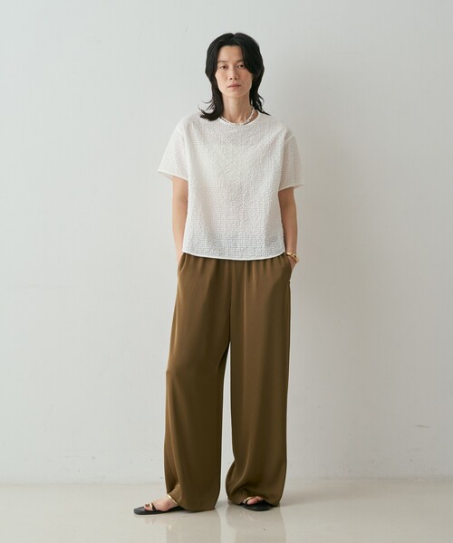 qualite(カリテ)の「【セットアップ対応】シアーギンガムブラウス 夏服 きれいめTシャツ きれいめカジュアル(Tシャツ/カットソー・レディース・ホワイト/ネイビー/ブラウン・フリー)」の11枚目の写真