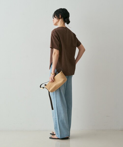 qualite(カリテ)の「【セットアップ対応】シアーギンガムブラウス 夏服 きれいめTシャツ きれいめカジュアル(Tシャツ/カットソー・レディース・ホワイト/ネイビー/ブラウン・フリー)」の15枚目の写真