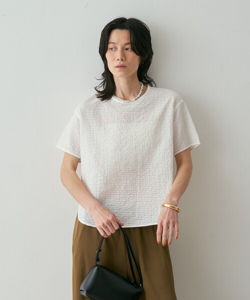 qualite(カリテ)の「【セットアップ対応】シアーギンガムブラウス 夏服 きれいめTシャツ きれいめカジュアル(Tシャツ/カットソー・レディース・ホワイト/ネイビー/ブラウン・フリー)」の16枚目の写真