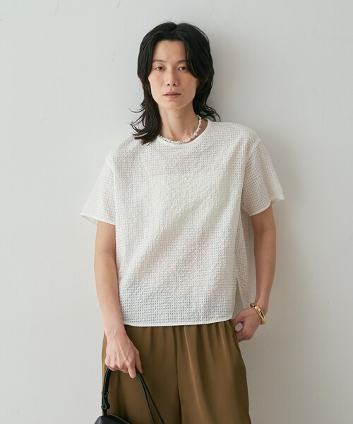 qualite(カリテ)の「【セットアップ対応】シアーギンガムブラウス 夏服 きれいめTシャツ きれいめカジュアル(Tシャツ/カットソー・レディース・ホワイト/ネイビー/ブラウン・フリー)」の17枚目の写真
