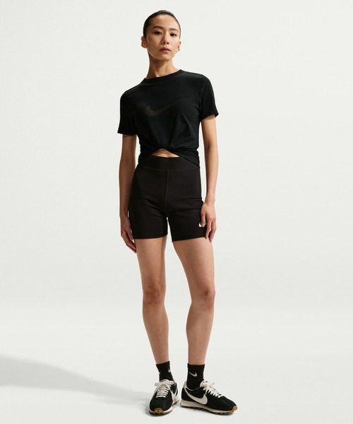 NIKE（ナイキ）の「ナイキ NIKE ナイキ   NSW バーンアウト ロゴ S/S トップ（Tシャツ/カットソー・レディース・クリーム/ブラック・S/M/L/XL）」の7枚目の写真