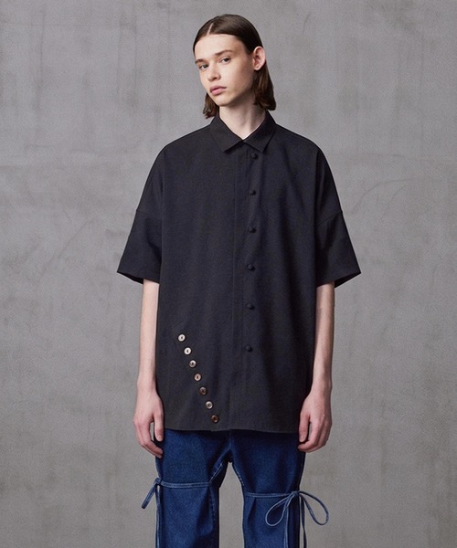 SHAREEF(シャリーフ)の「SIDE SLIT S/S BIG SHIRTS(シャツ/ブラウス・メンズ・ブラック/ホワイト・1/2/3)」の12枚目の写真