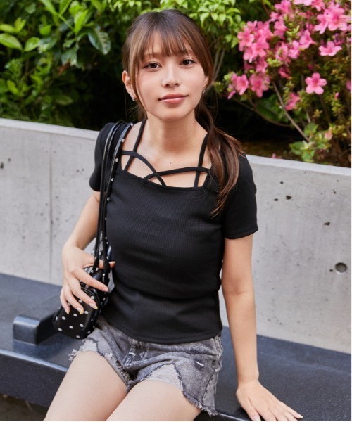 GORGE（ゴージ）の「《クロスストラップ×スクエアネック》カットソー／韓国フェミニン／春夏／全3色（Tシャツ/カットソー・レディース・ブラック/オフホワイト/グレー・F）」の8枚目の写真