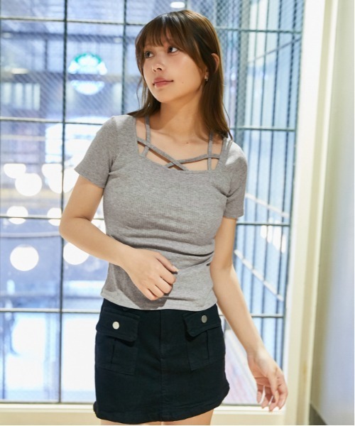 GORGE（ゴージ）の「《クロスストラップ×スクエアネック》カットソー／韓国フェミニン／春夏／全3色（Tシャツ/カットソー・レディース・ブラック/オフホワイト/グレー・F）」の9枚目の写真