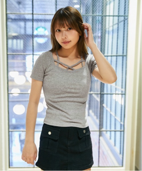 GORGE（ゴージ）の「《クロスストラップ×スクエアネック》カットソー／韓国フェミニン／春夏／全3色（Tシャツ/カットソー・レディース・ブラック/オフホワイト/グレー・F）」の10枚目の写真