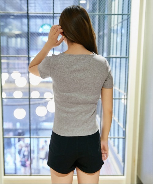 GORGE（ゴージ）の「《クロスストラップ×スクエアネック》カットソー／韓国フェミニン／春夏／全3色（Tシャツ/カットソー・レディース・ブラック/オフホワイト/グレー・F）」の12枚目の写真