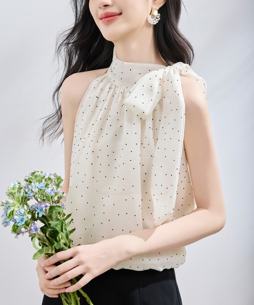 LUCPY(ラクピー)の「ドット柄ショルダーリボンブラウス(シャツ/ブラウス・レディース・ピンク/ホワイト・MEDIUM/SMALL/X-LARGE/LARGE)」の1枚目の写真