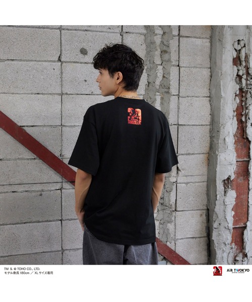 AIR TWOKYO(エアトゥーキョー)の「『ゴジラVSデストロイア』30周年 シーンイラストTシャツ 5(ゴジラVSデストロイア)(Tシャツ/カットソー・メンズ・ホワイト/ブラック・XX-LARGE/X-LARGE/MEDIUM/SMALL/LARGE)」の3枚目の写真