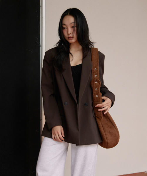 HAVEAWHALE(ハブアホエール)の「wool cross pebble bag (BR)(メッセンジャーバッグ・レディース・その他・FREE)」の4枚目の写真