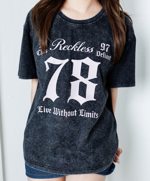 attagirl（アタガール）の「ウォッシュ加工オーバーサイズナンバープリントTシャツ（Tシャツ/カットソー・レディース・ブラック/ピンク/ブルー・M/L）」の6枚目の写真