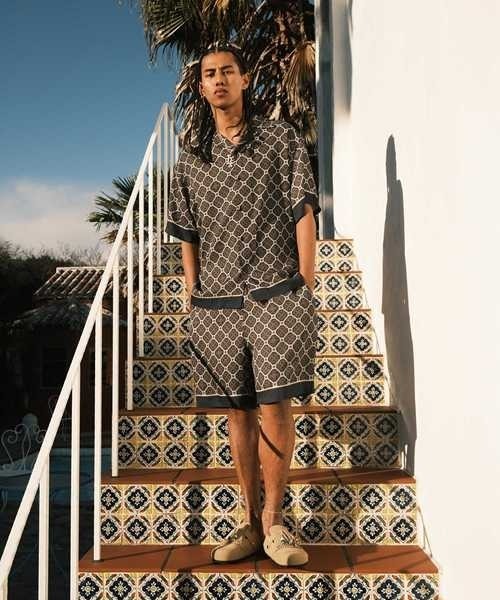 LFYT(エルエフワイティー)の「LFYT ラファイエット【Lafayette】- ハーフパンツ【ARABESQUE PATTERN EASY SHORTS LS261303】(その他パンツ・メンズ・ネイビー/ホワイト・X-LARGE/LARGE/MEDIUM/XX-LARGE)」の2枚目の写真