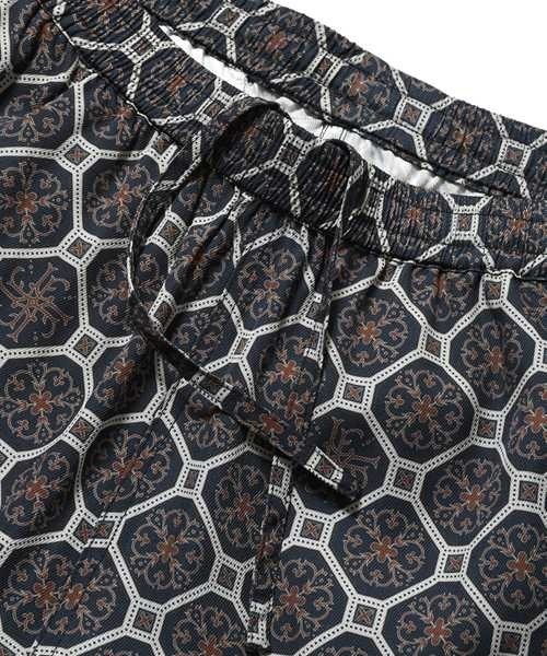 LFYT(エルエフワイティー)の「LFYT ラファイエット【Lafayette】- ハーフパンツ【ARABESQUE PATTERN EASY SHORTS LS261303】(その他パンツ・メンズ・ネイビー/ホワイト・X-LARGE/LARGE/MEDIUM/XX-LARGE)」の13枚目の写真