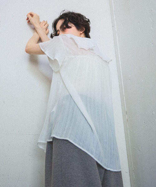 niko and...(ニコアンド)の「ラッフルシアーチュニブラウス(シャツ/ブラウス・レディース・ライトブルー/オフホワイト/チャコール・FREE)」の8枚目の写真