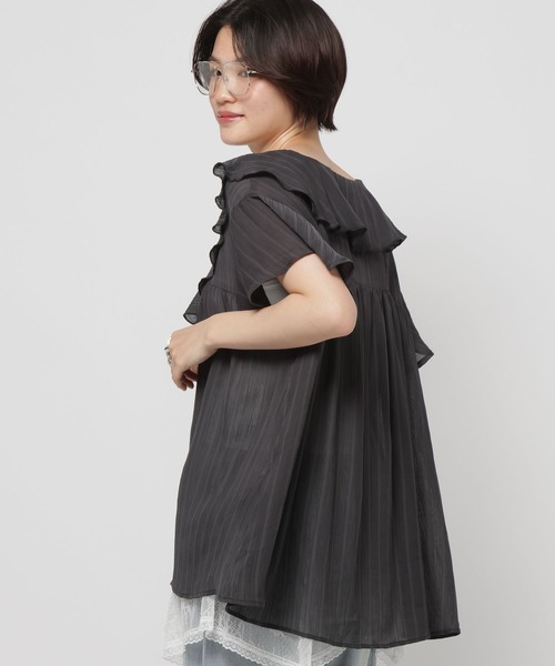 niko and...(ニコアンド)の「ラッフルシアーチュニブラウス(シャツ/ブラウス・レディース・ライトブルー/オフホワイト/チャコール・FREE)」の19枚目の写真