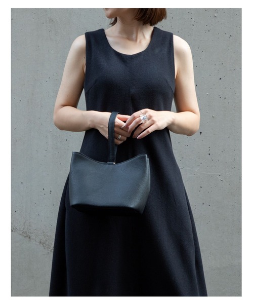 GUIONNET(ギオネ)の「GUIONNET DRYGRAIN ONE HANDLE BAG ギオネ ワンハンドルバッグ(ハンドバッグ・レディース・ブラック・FREE)」の1枚目の写真