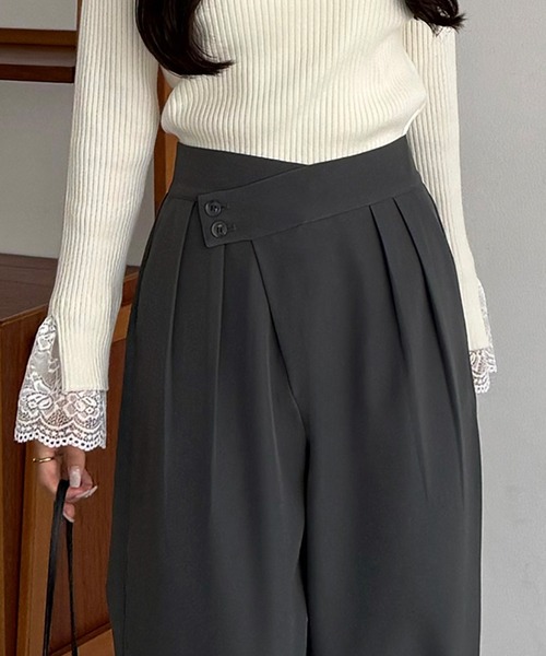 callautia（カラウティア）の「アシメデザインタックパンツ(裏無し)（スラックス・レディース・チャコール/ブラック/ライトベージュ・LARGE/MEDIUM/SMALL）」の2枚目の写真