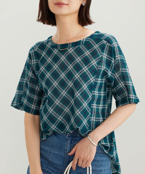 BELLUNA PLUS(ベルーナ)の「さらっと快適!Tシャツ見え切替ブラウス(シャツ/ブラウス・レディース・グリーン系/ベージュ系/ライトグリーン系・X-LARGE/LARGE/MEDIUM)」の3枚目の写真