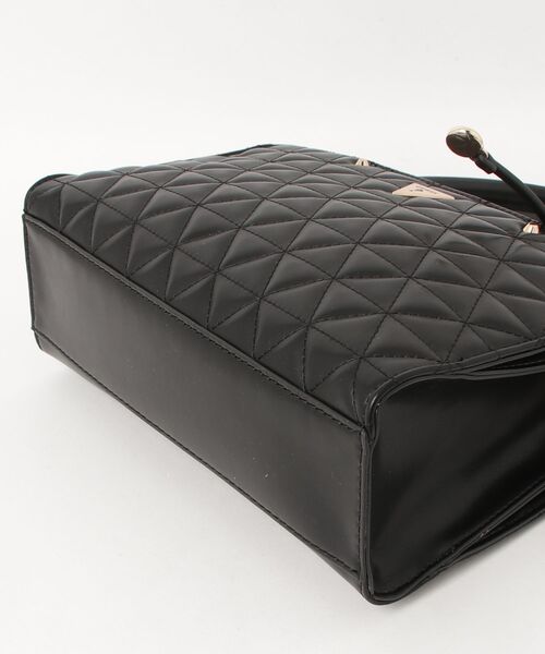 Guess(ゲス)の「KATY Satchel ショルダーバッグ(ショルダーバッグ・レディース・ライトベージュ/ピンク/ブラック・ONE SIZE)」の16枚目の写真