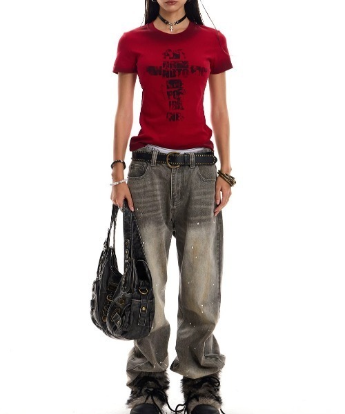 .KOM(ドットコム)の「A'GEM/9 × .kom 『.KOM/ドットケーオーエム』 ヴィンテージクロスグラフィックベビーTシャツ(Tシャツ/カットソー・レディース・ブラック/レッド/ホワイト・FREE)」の15枚目の写真