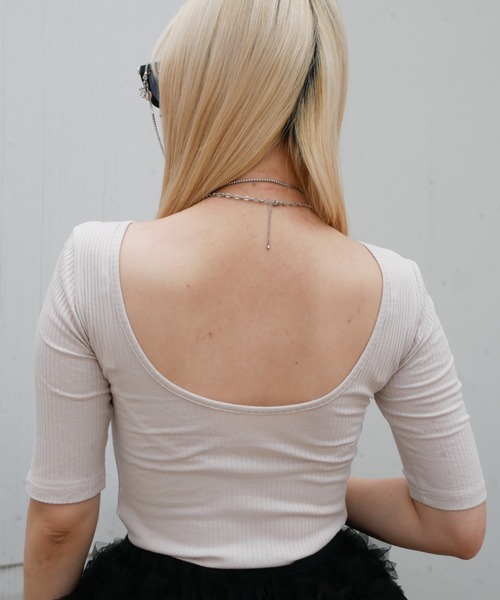 HONEY MI HONEY（ハニーミーハニー）の「back open rib tops（Tシャツ/カットソー・レディース・グレイッシュベージュ/マルチ・FREE）」の3枚目の写真