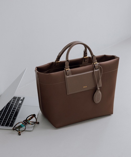 E'POR(エポール)の「【E'POR】BOAT BAG Medium+/A4対応・撥水・軽量・一部WEB限定カラー・26AW新型(ハンドバッグ・レディース・ダークブラウン/ブラック系その他/ブラック/ベージュ・FREE)」の20枚目の写真